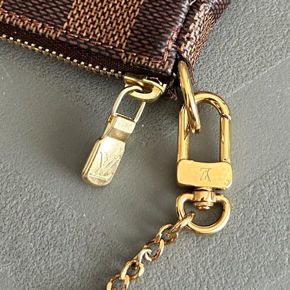 Louis Vuitton Mini Pochette Damier Ebene - Picture 5 of 7